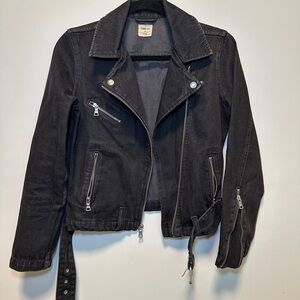 GAP Black Jean Jacket Classic Design